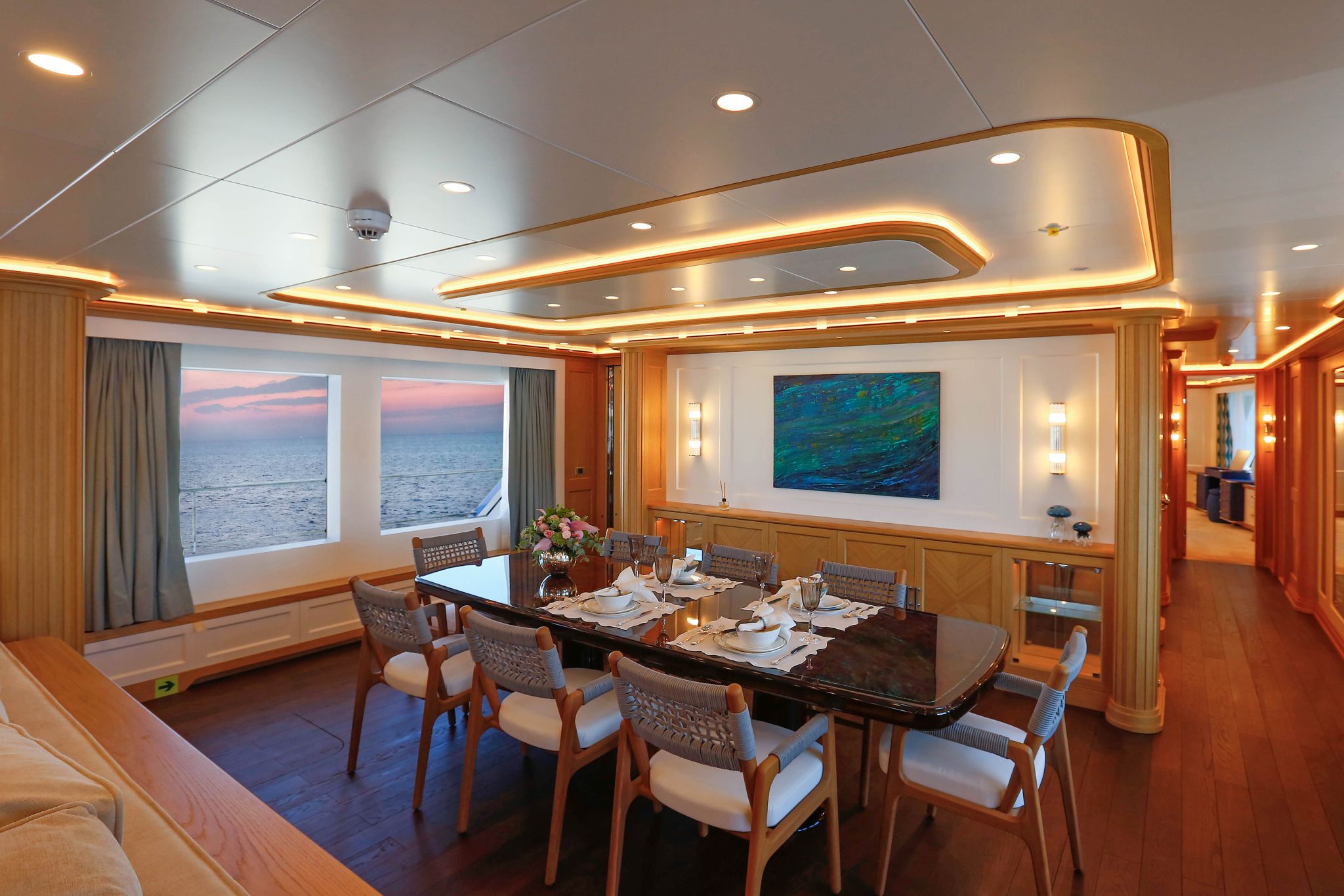 Salon & Living Spaces