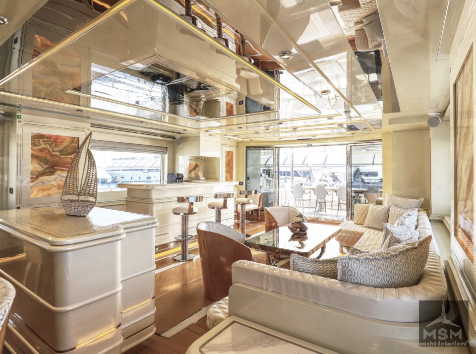Salon & living Spaces