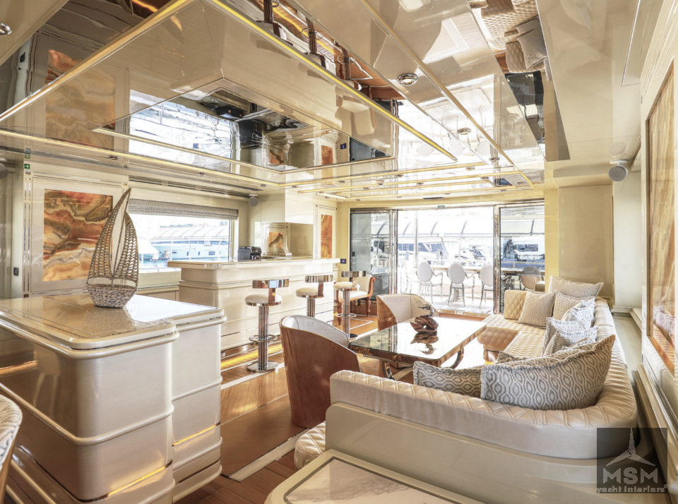 Salon & living Spaces