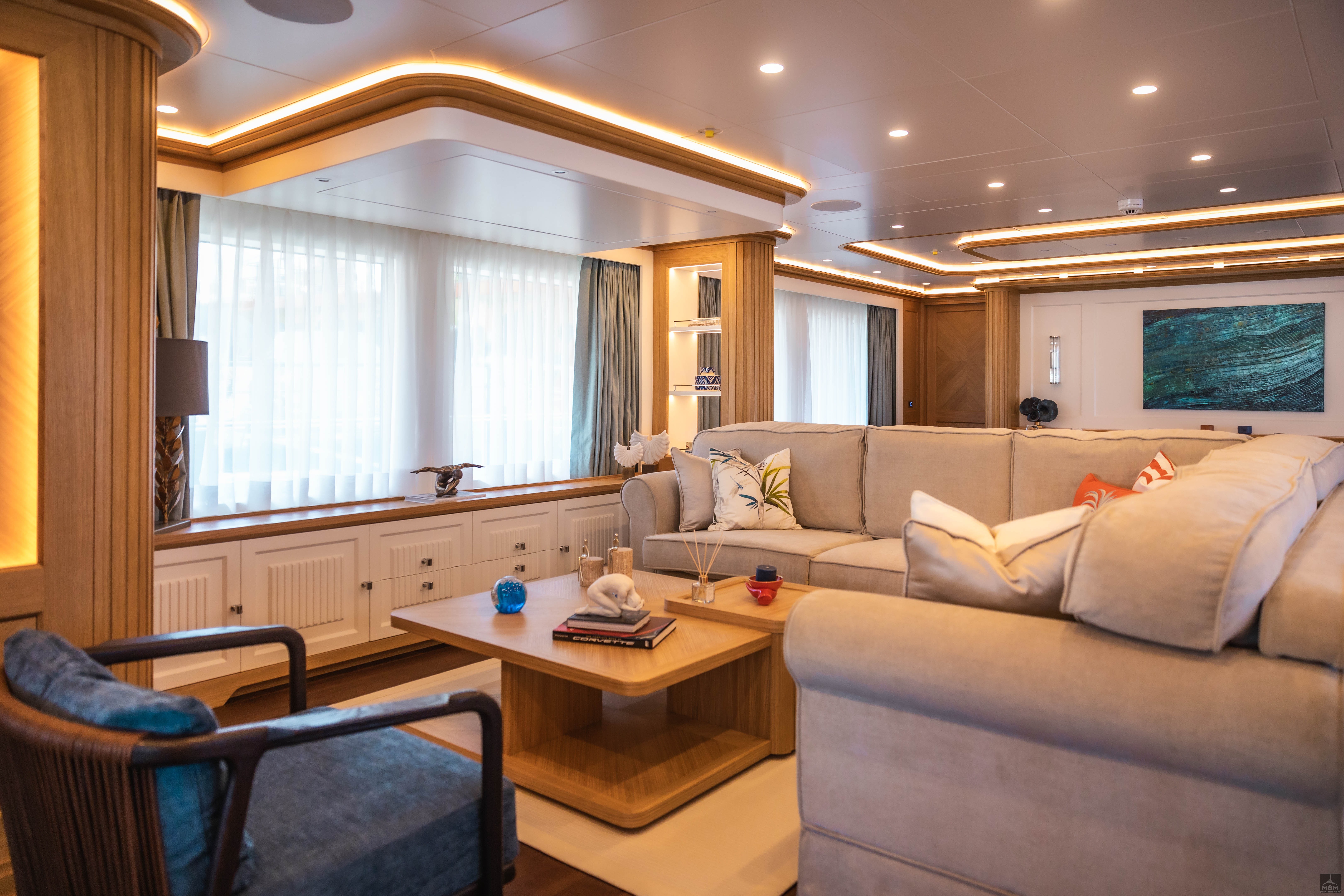 Salon & living Spaces